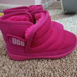 Toddler ugg boots size 7